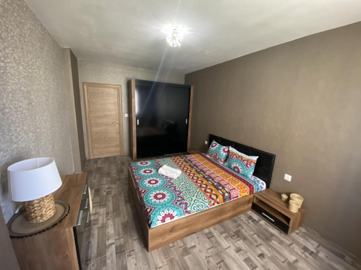 Lovely Cozy Apartment София Екстериор снимка