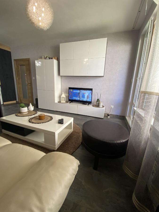 Lovely Cozy Apartment София Екстериор снимка
